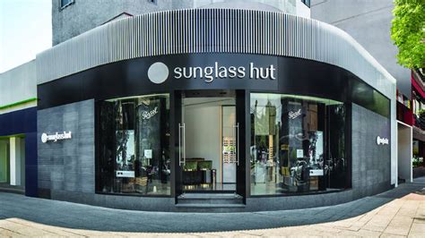 Sunglass Hut abre su primera Concept Store en Common People.